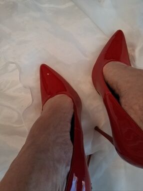 Women's Loved Red Patent Pointed-Toe Stiletto Pumps Size 8.5